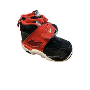 Nike Diamond Turf Shoes Boys Size 4C Black Red Hook & Loop Athletic 407913-800